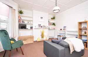 Lounge- click for photo gallery